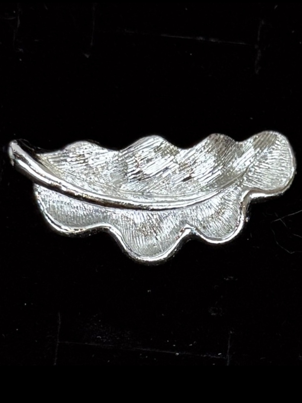 Elegant Silvertone Weighted Etched Leaf Brooch Pin
